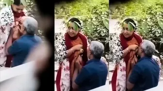 Desi Old Man ne Aunty k Bobe Chuse Hidden Recording
