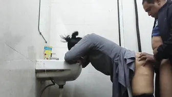 Desi Wife ki Chudai Offic Manger ne Wshroom me Ki xxx Porn