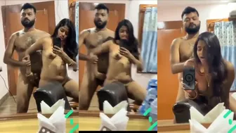 Tamil Horny Girl Ki Khade Hoker Chudai Kari Lover ne Mirror Selfie k Sath